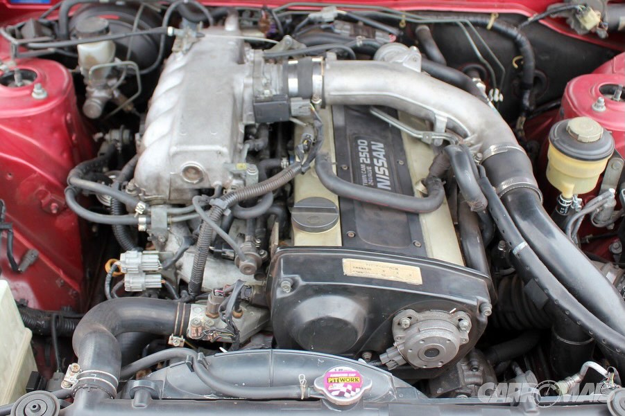 NISSAN SKYLINE GTS25-T - Imagem 8