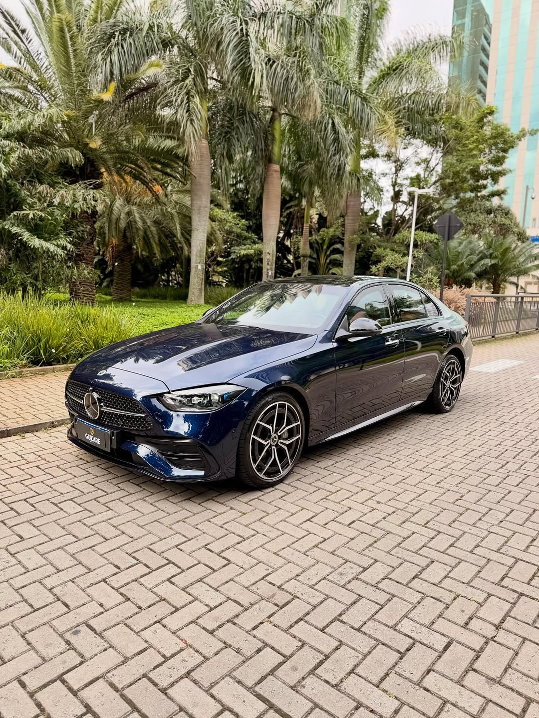 MERCEDES-BENZ C300 EQBOOST HÍBRIDO AMGLINE - Imagem 1