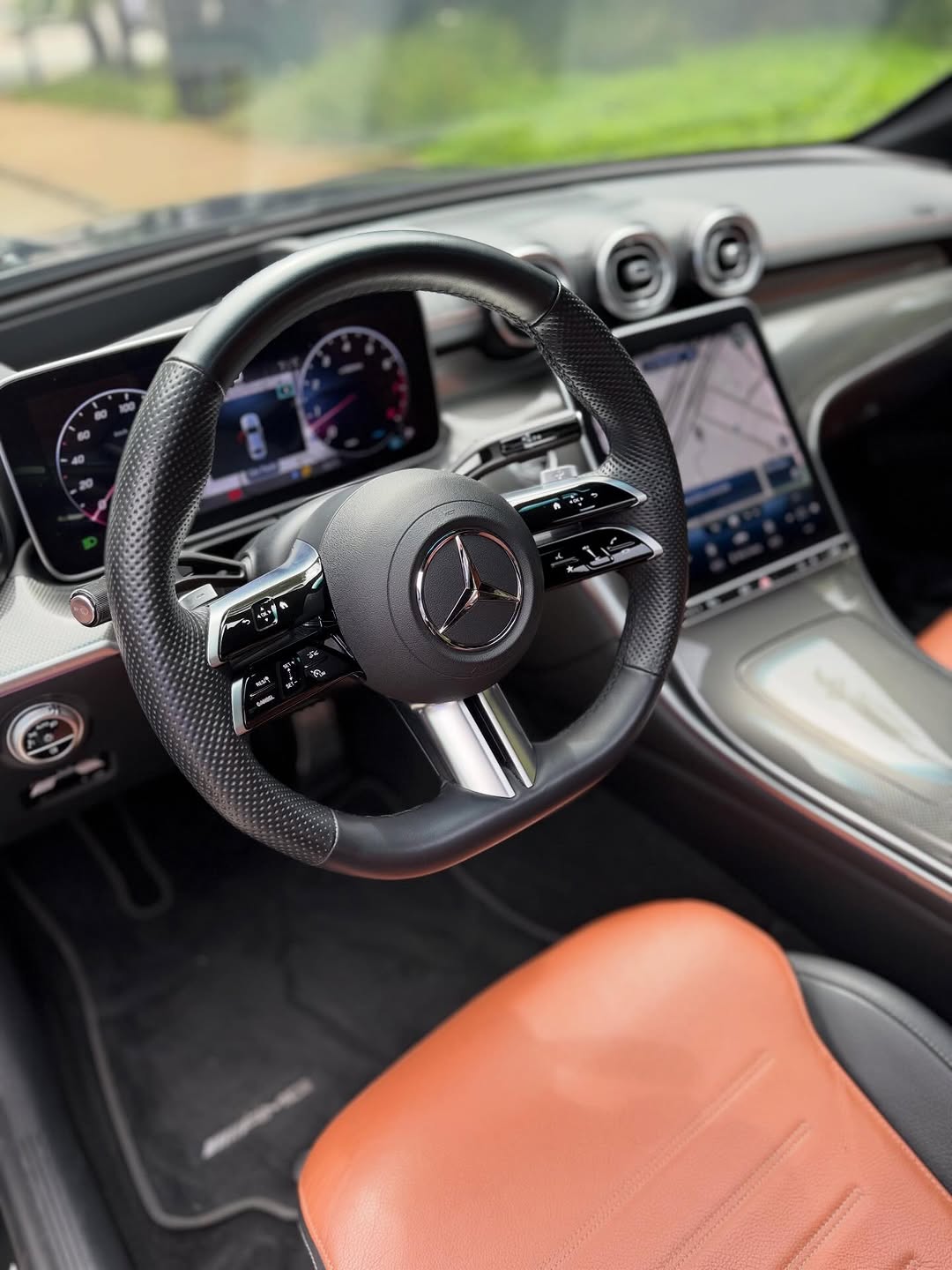 MERCEDES-BENZ C300 EQBOOST HÍBRIDO AMGLINE - Imagem 2
