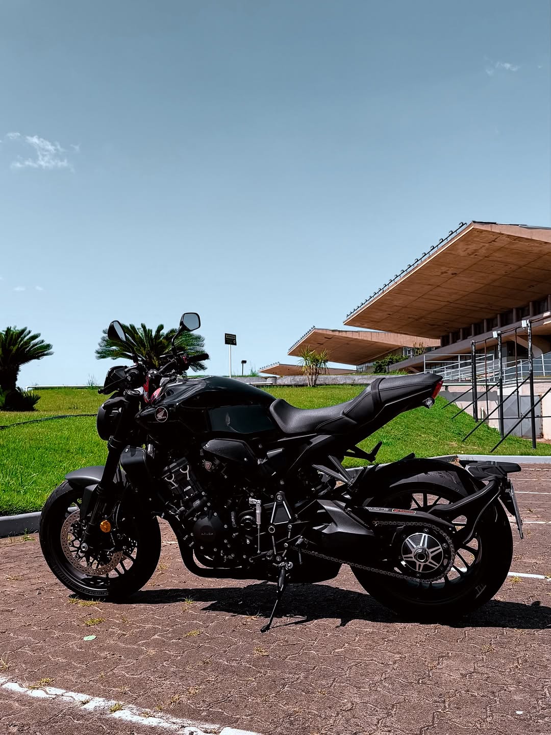 HONDA CB 1000R BLACK EDITION - Imagem 2