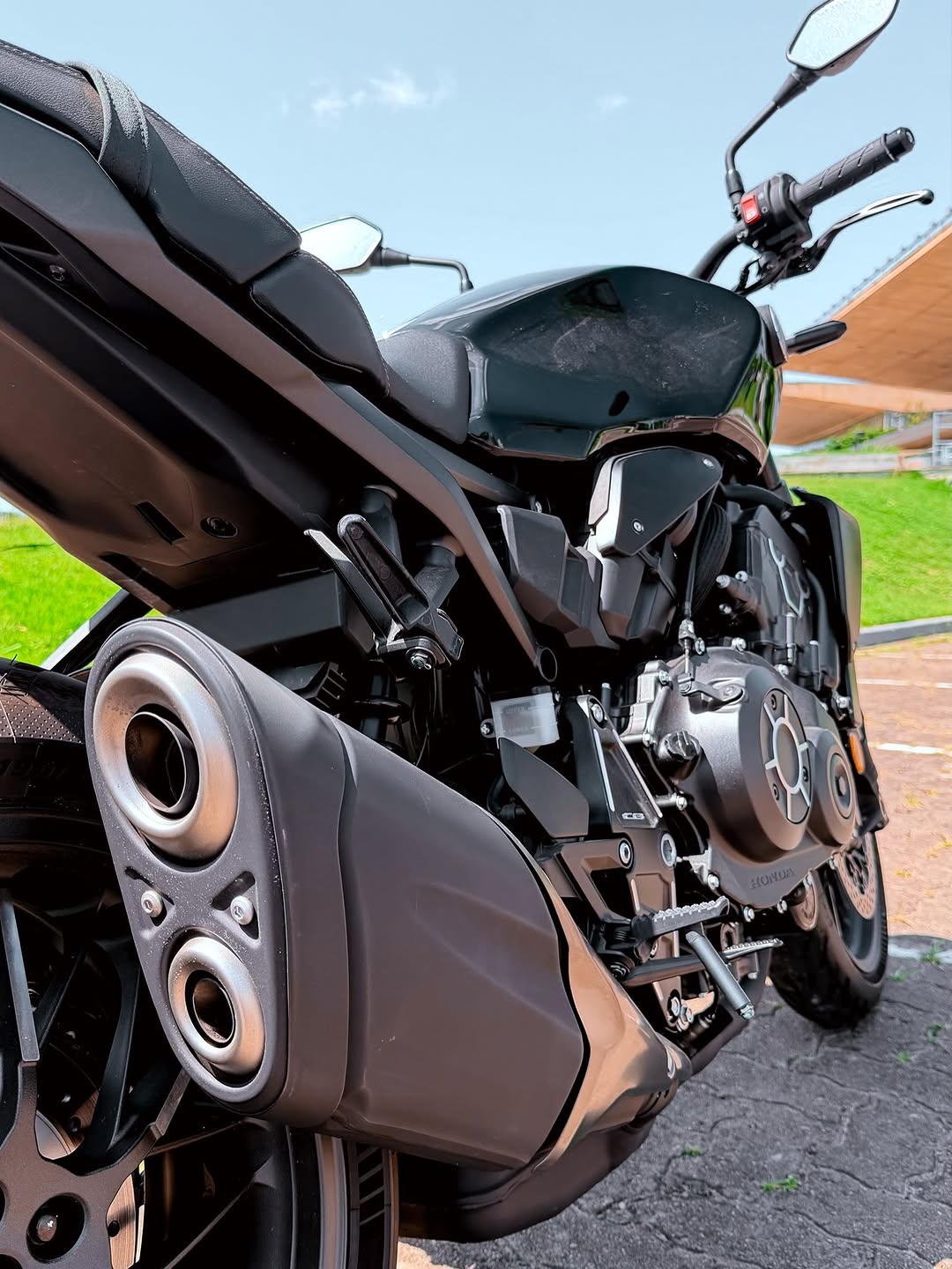 HONDA CB 1000R BLACK EDITION - Imagem 4