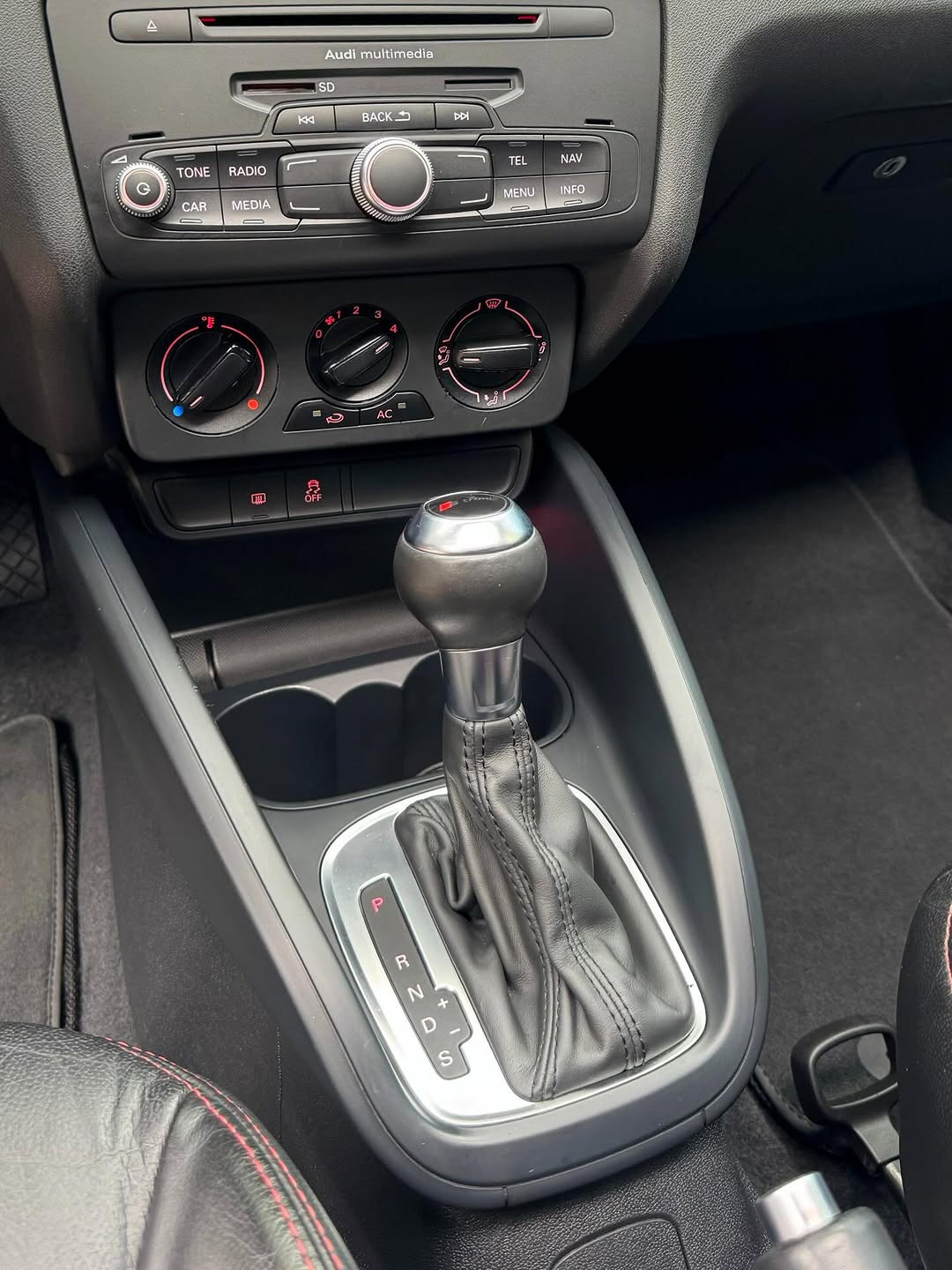 AUDI A1 TFSI S TRONIC - Imagem 12