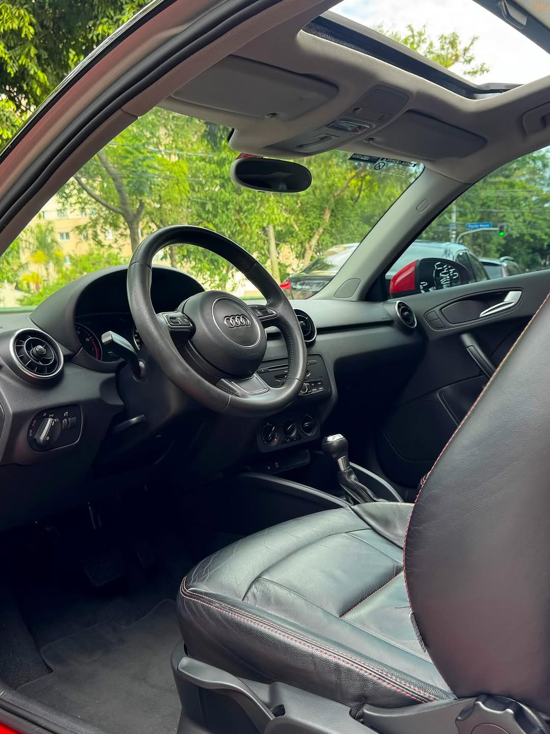 AUDI A1 TFSI S TRONIC - Imagem 8