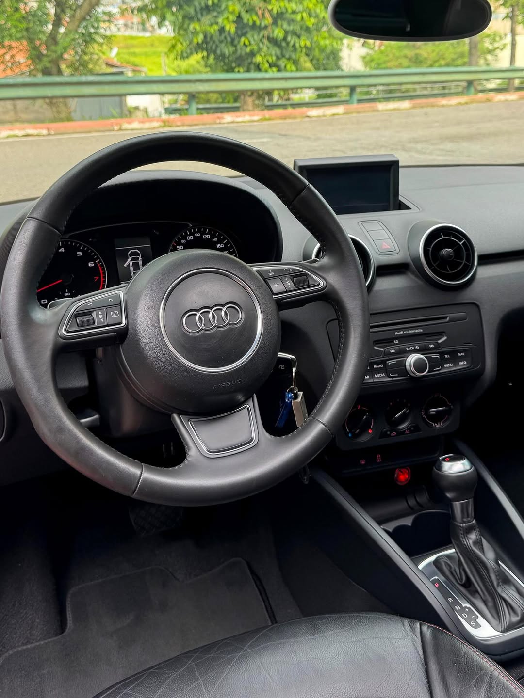 AUDI A1 TFSI S TRONIC - Imagem 9