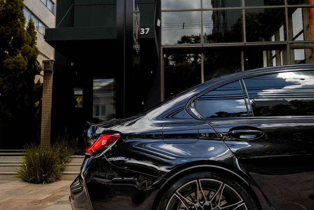 BMW M3 COMPETITION - Imagem 7
