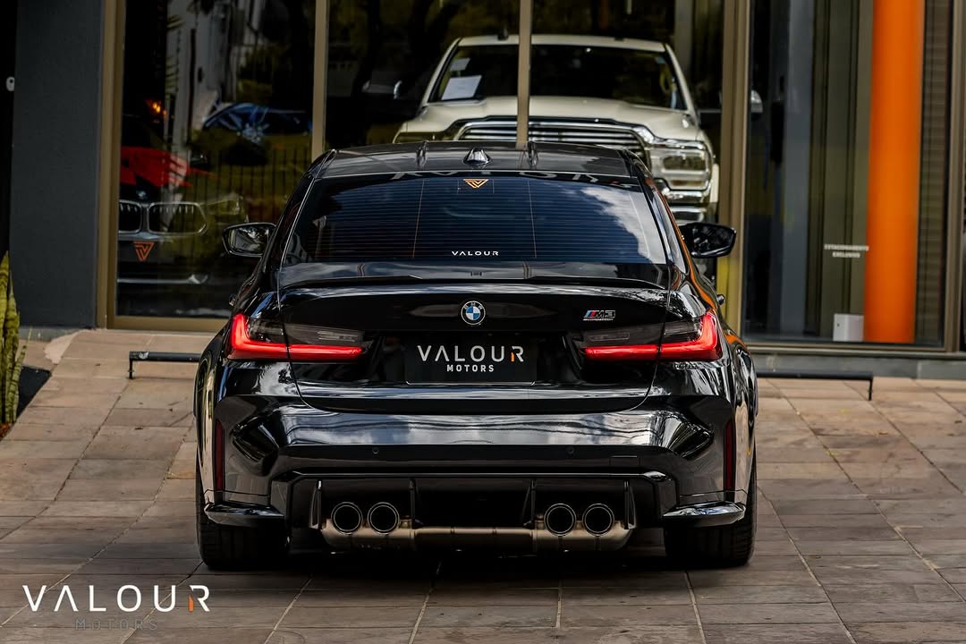 BMW M3 COMPETITION - Imagem 10