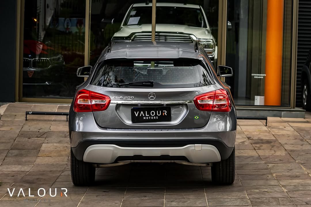 MERCEDES-BENZ GLA200 - Imagem 11