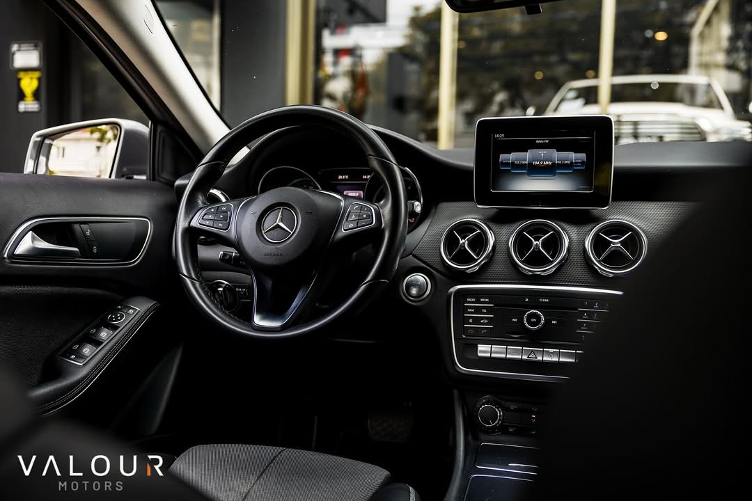 MERCEDES-BENZ GLA200 - Imagem 12
