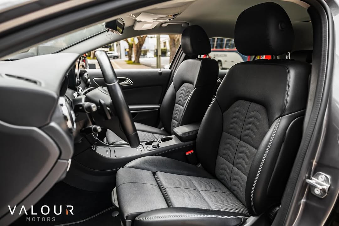 MERCEDES-BENZ GLA200 - Imagem 19