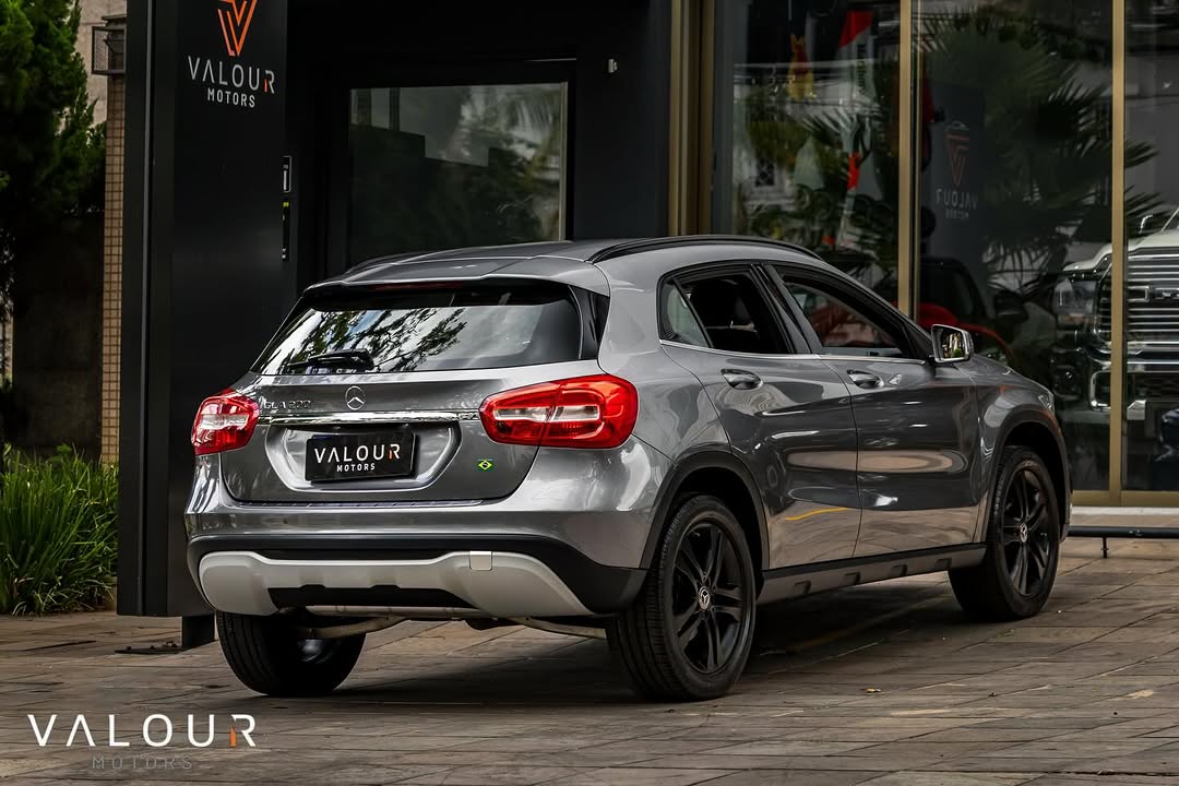 MERCEDES-BENZ GLA200 - Imagem 8