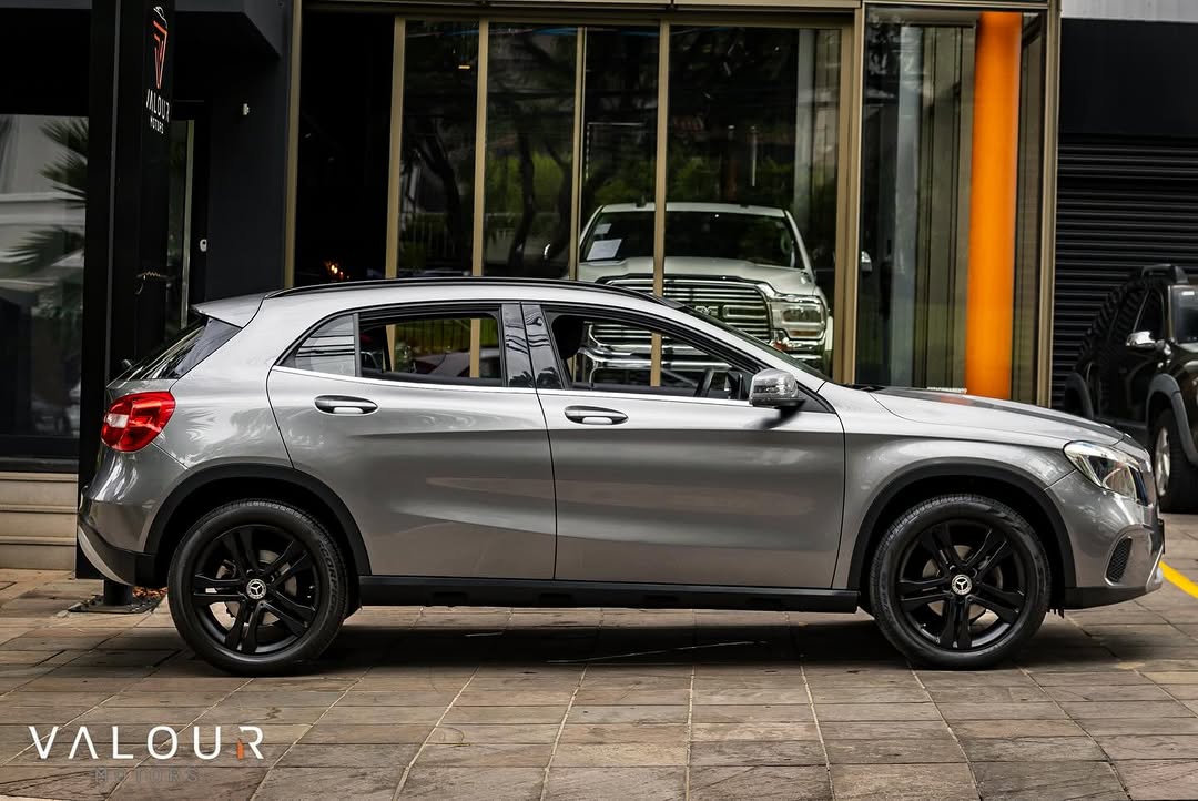 MERCEDES-BENZ GLA200 - Imagem 10
