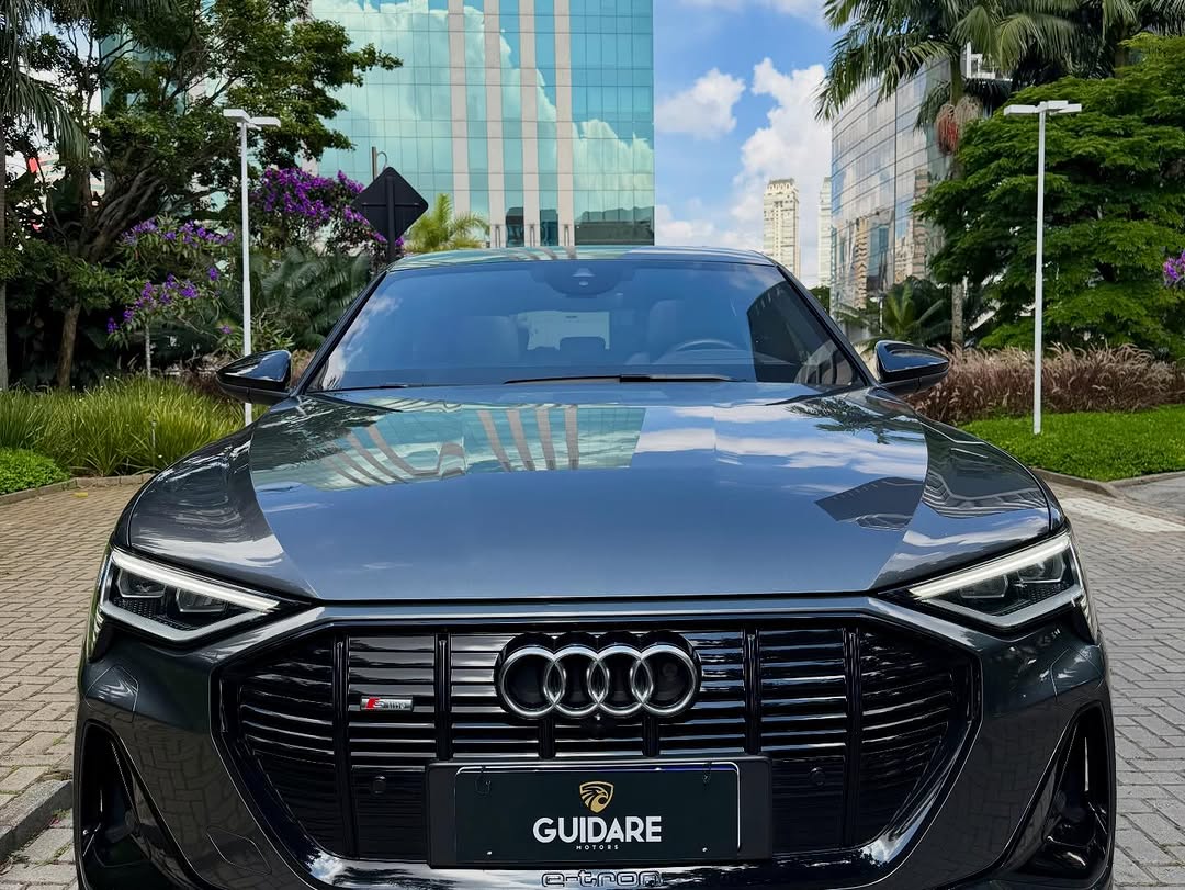 AUDI E-TRON PERFORMANCE BLACK QUATTRO - Imagem 2