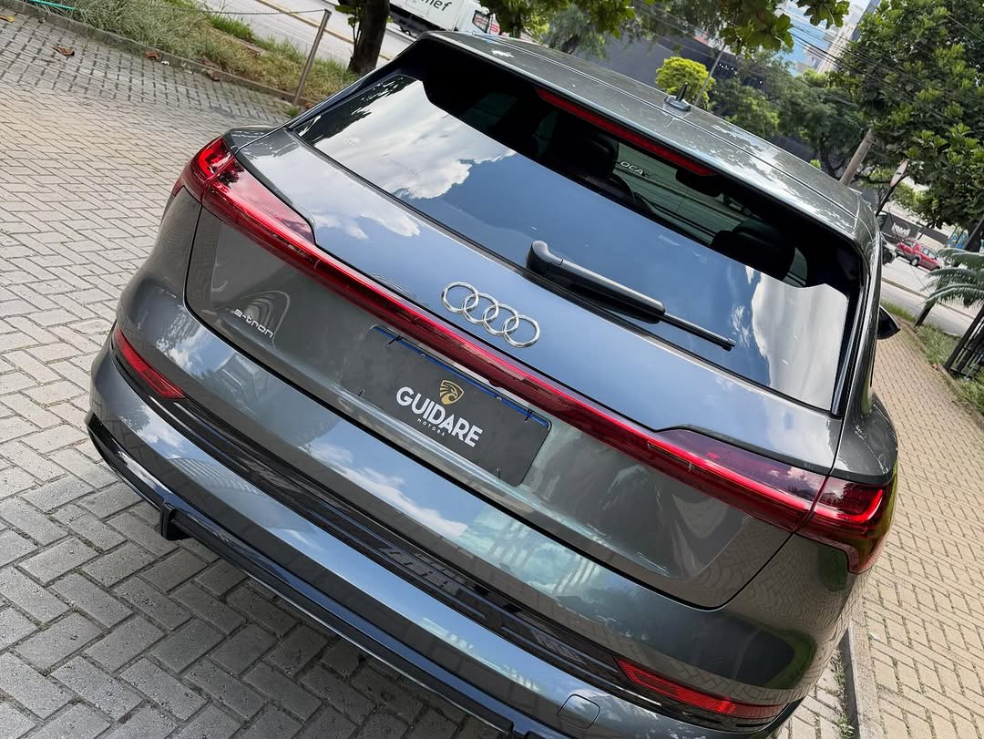 AUDI E-TRON PERFORMANCE BLACK QUATTRO - Imagem 7