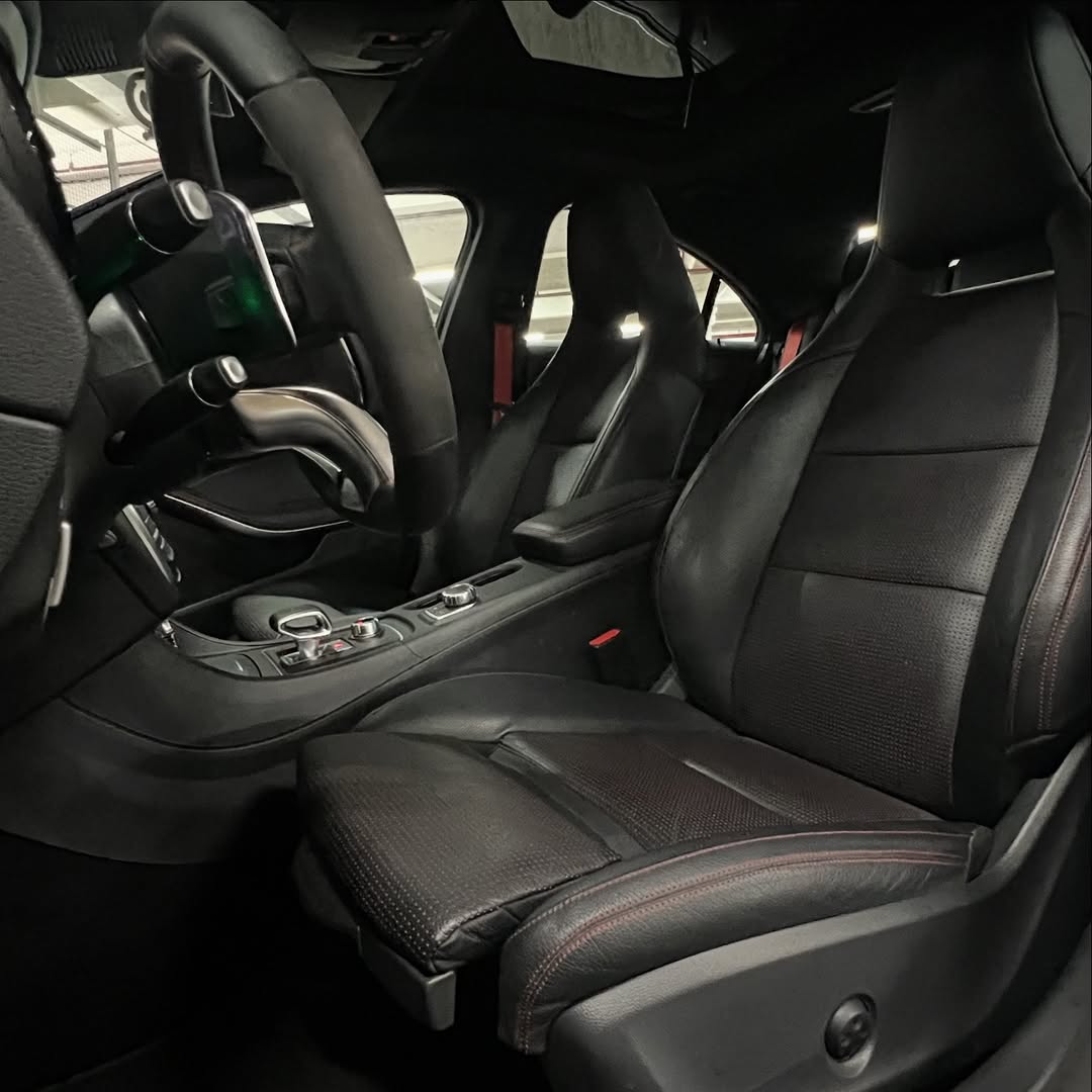 MERCEDES-BENZ CLA 45 AMG - Imagem 4