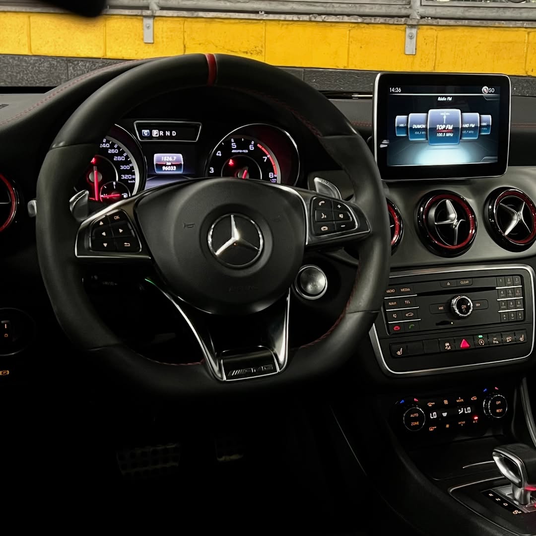 MERCEDES-BENZ CLA 45 AMG - Imagem 6