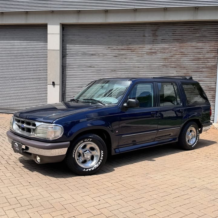 FORD EXPLORER XLT 4X2
