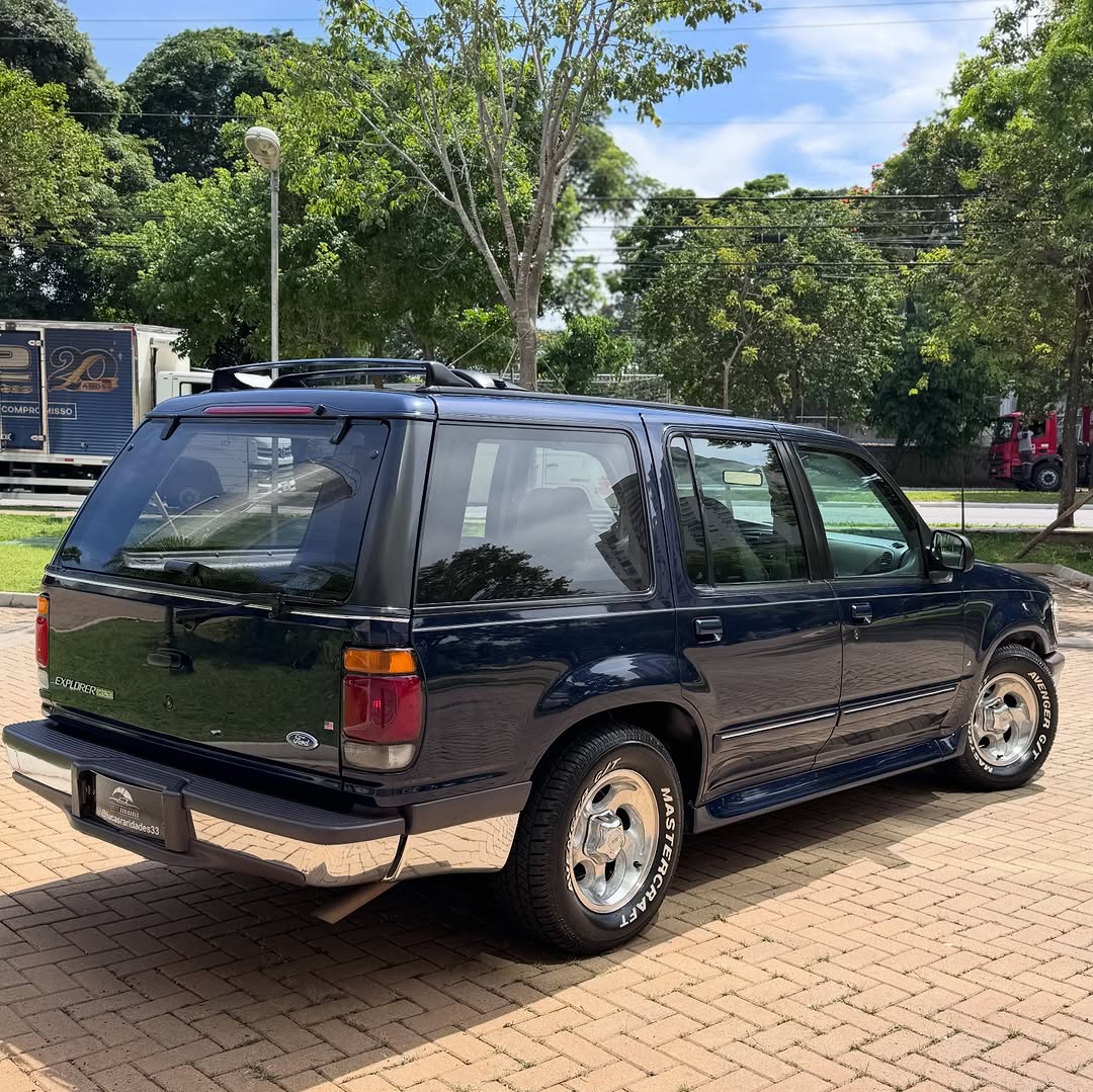 FORD EXPLORER XLT - Imagem 2