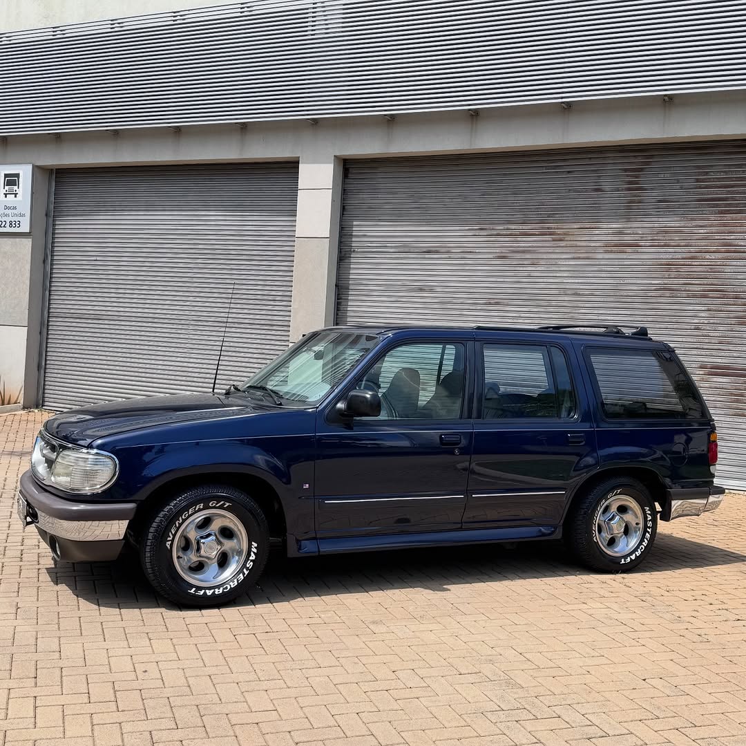 FORD EXPLORER XLT - Imagem 3