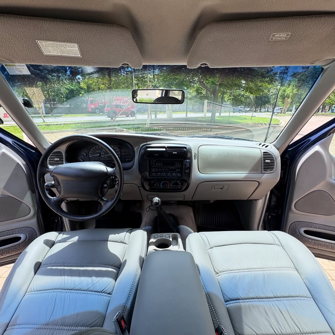 FORD EXPLORER XLT - Imagem 8