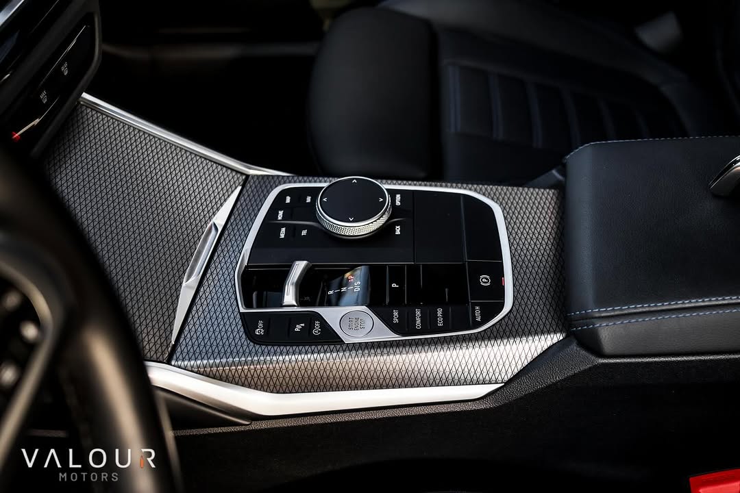 BMW 320I M SPORT - Imagem 16