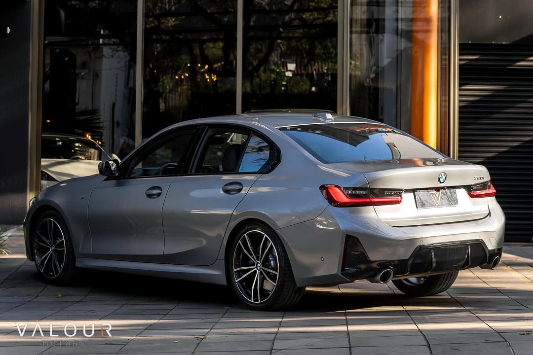 BMW 320I M SPORT - Imagem 8