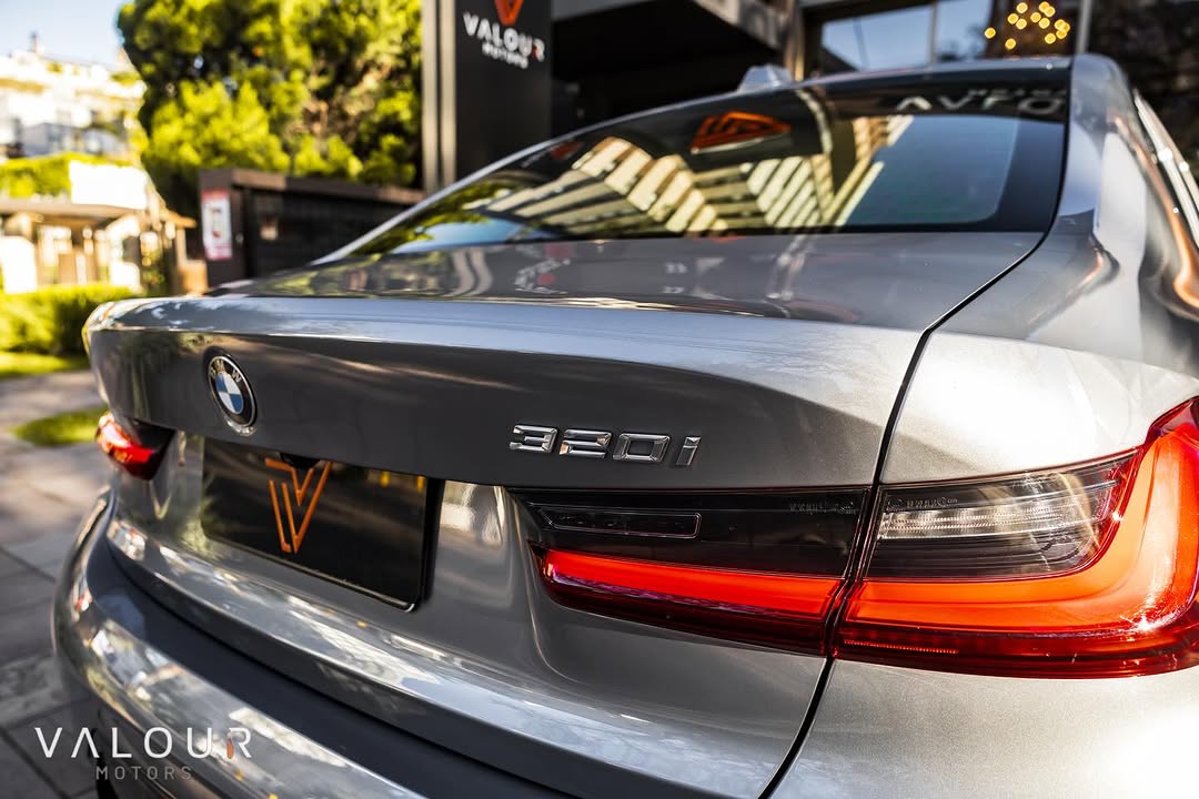 BMW 320I M SPORT - Imagem 10