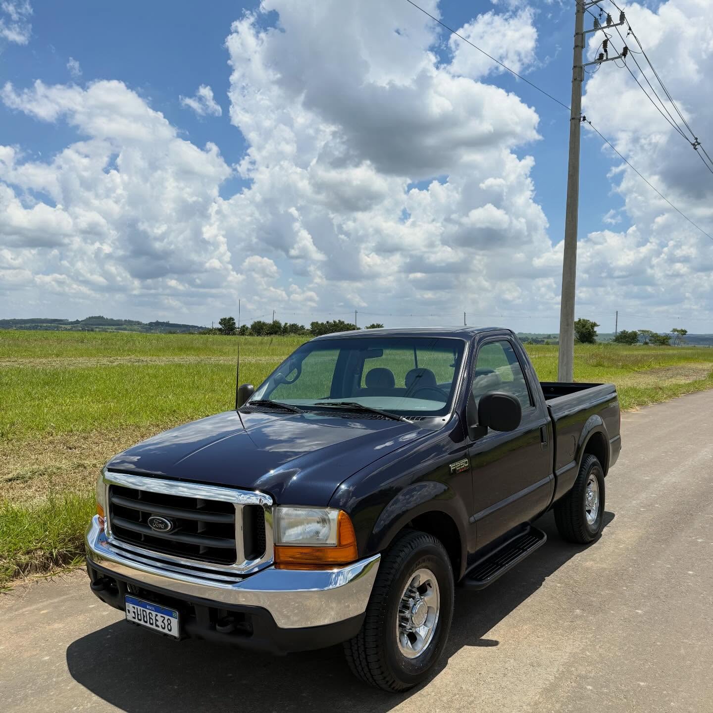 FORD F-250 XLTL - Imagem 1