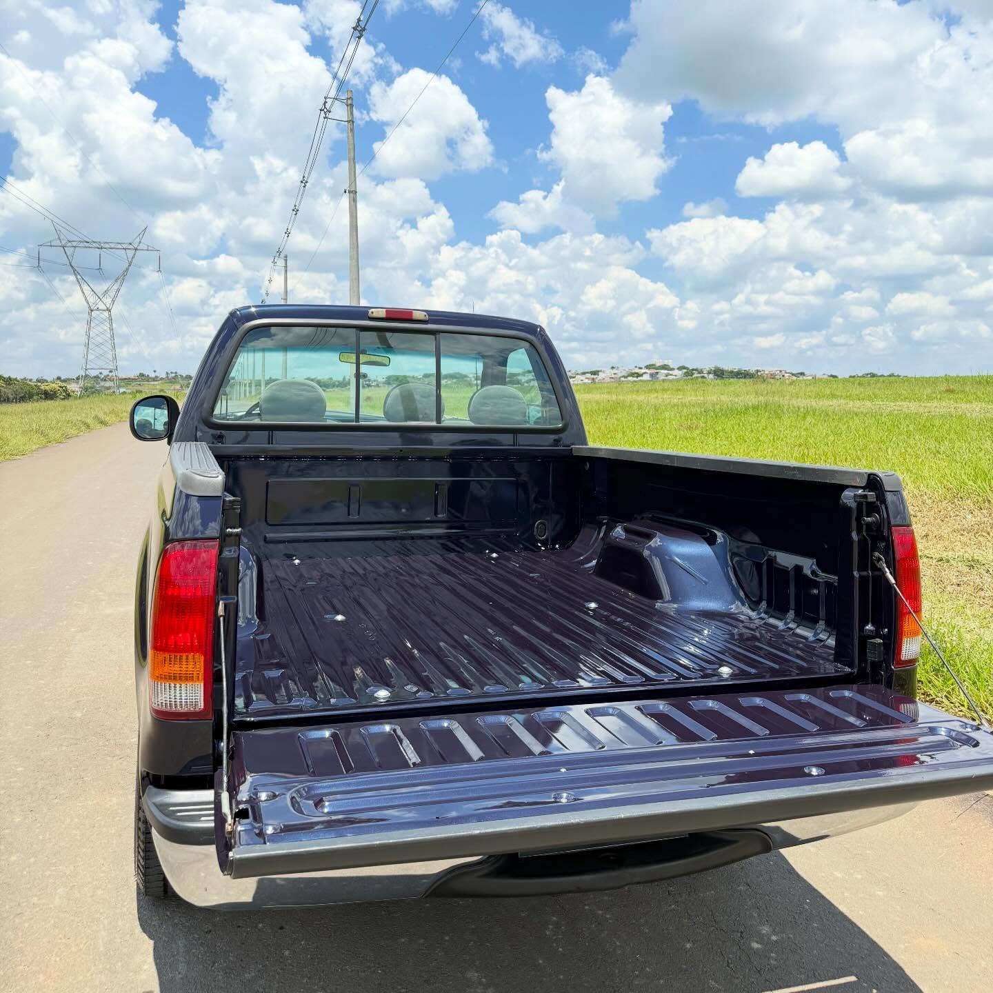 FORD F-250 XLTL - Imagem 4
