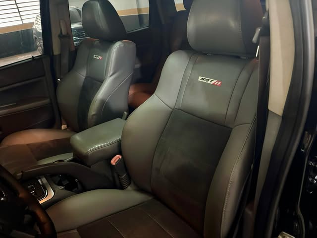 JEEP GRAND CHEROKEE SRT8 - Imagem 6