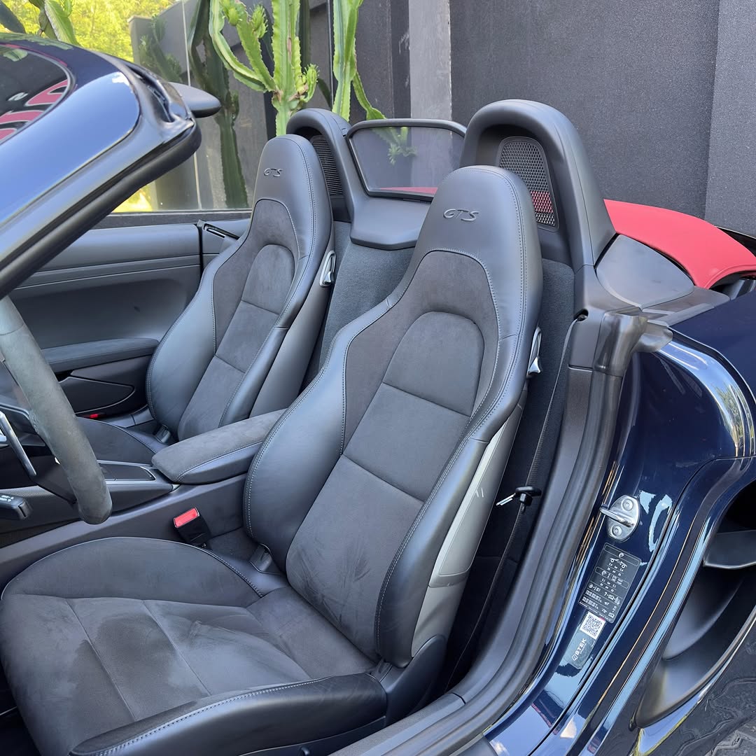 PORSCHE 718 BOXSTER GTS - Imagem 8