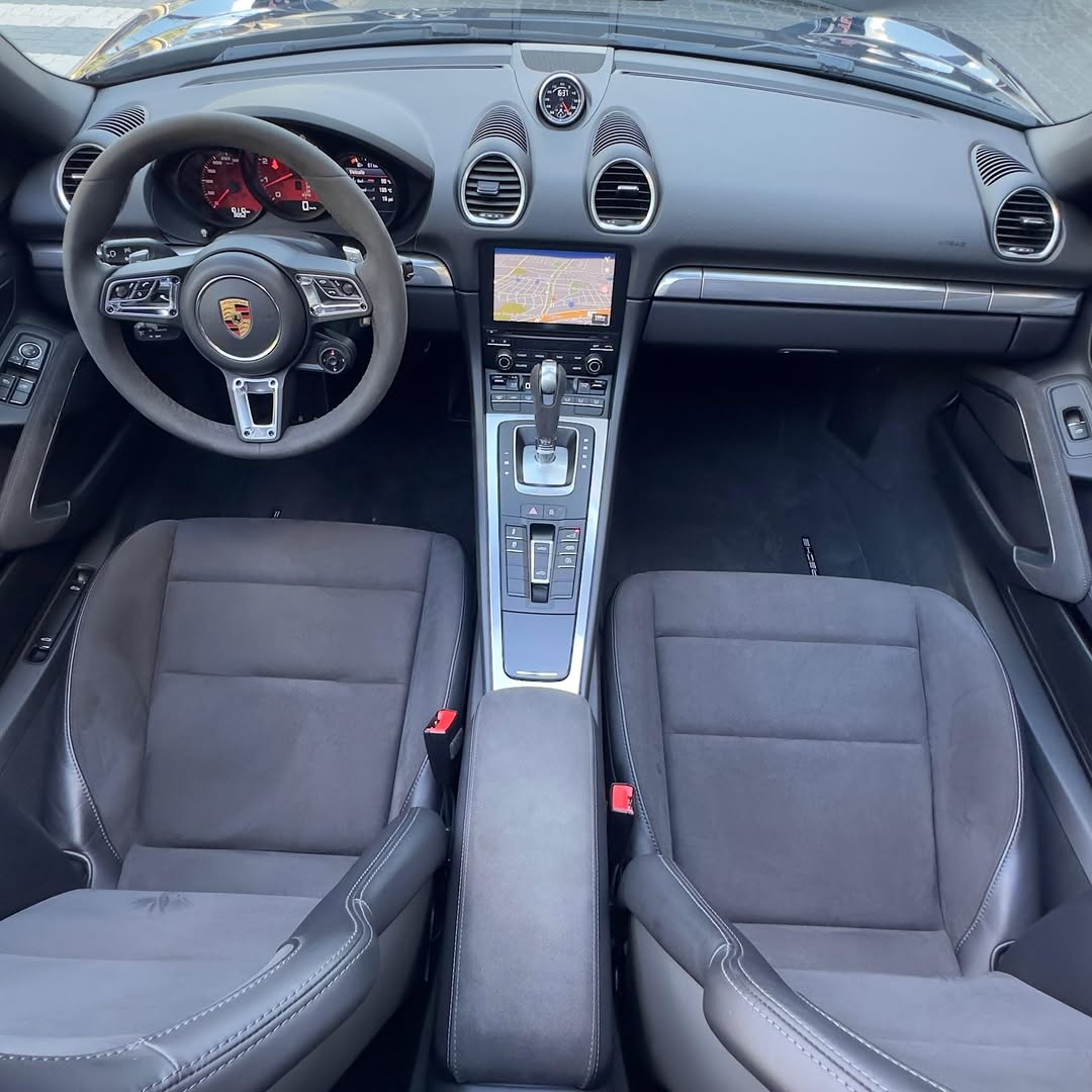 PORSCHE 718 BOXSTER GTS - Imagem 9