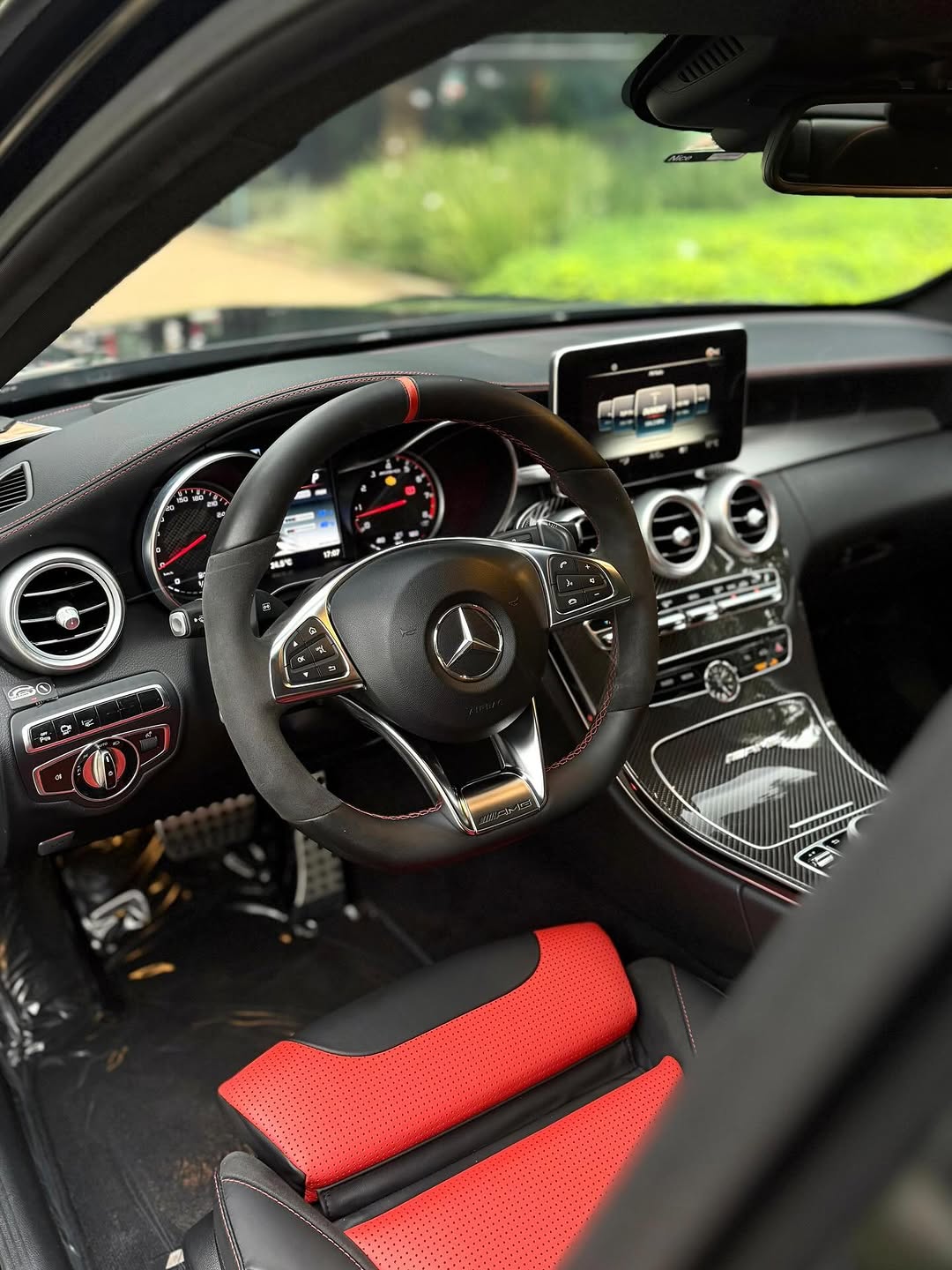 MERCEDES-BENZ C63 S AMG - Imagem 4