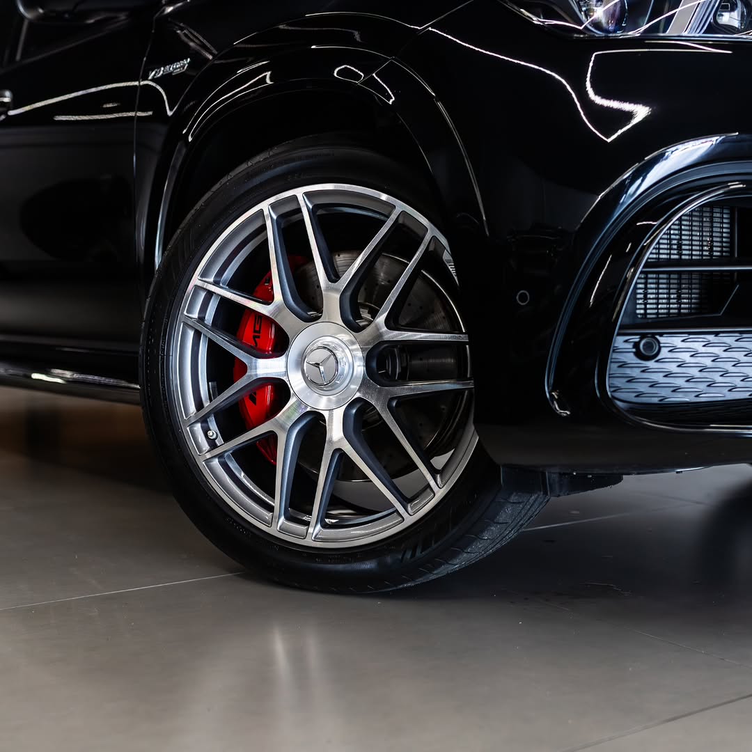 MERCEDES-BENZ GLE 63 S HIBRIDO AMG COUPÉ - Imagem 2