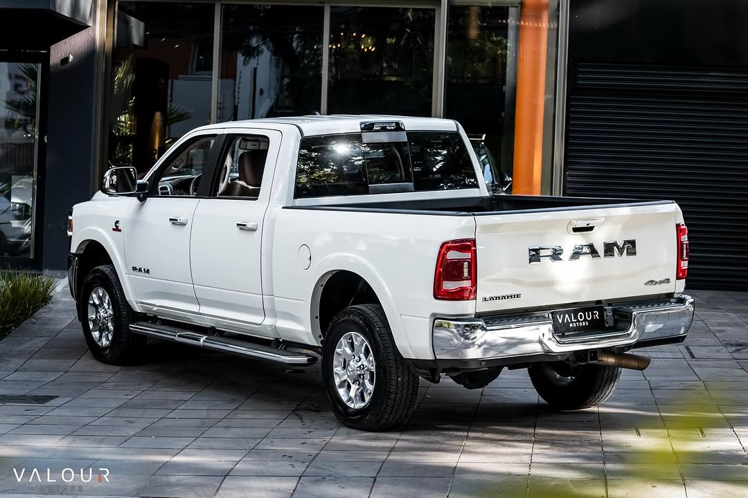 RAM 3500 LARAMIE - Imagem 11