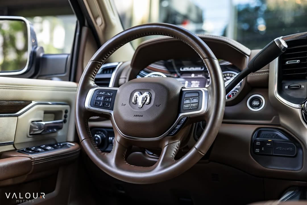 RAM 3500 LARAMIE - Imagem 13