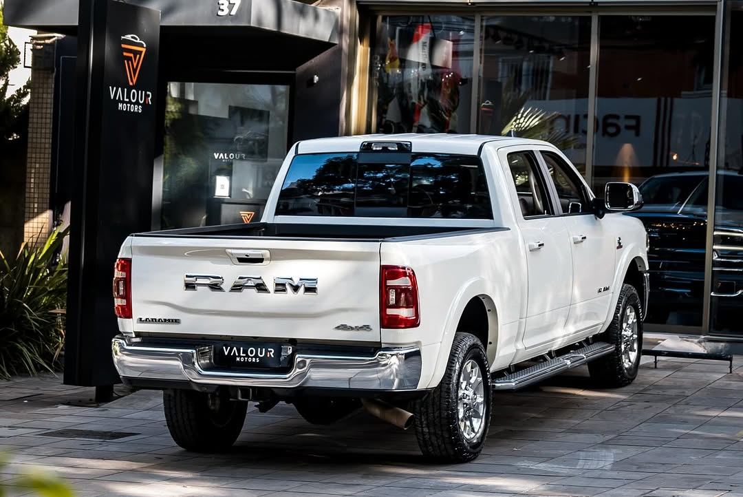 RAM 3500 LARAMIE - Imagem 10