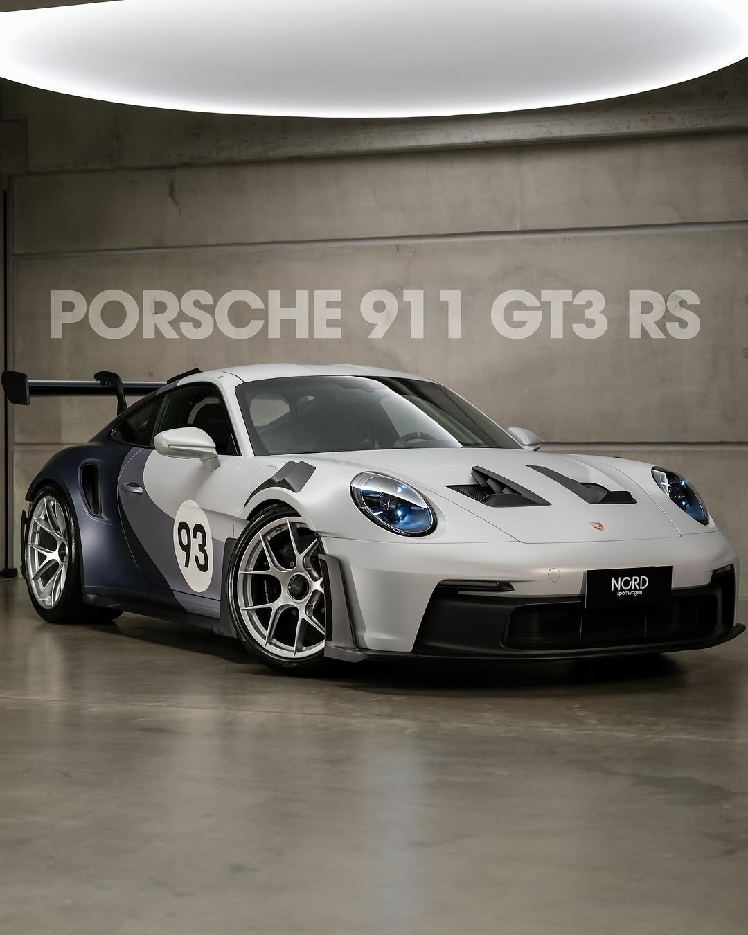 PORSCHE 911 GT3 RS - Imagem 1