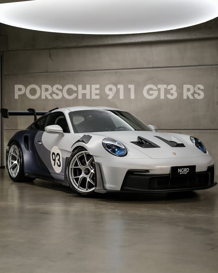 PORSCHE 911 GT3 RS