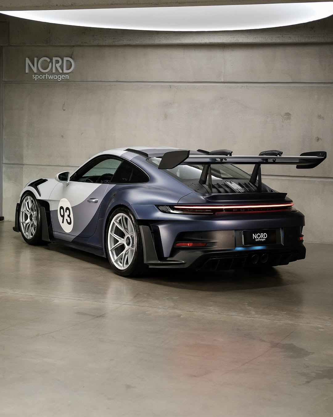 PORSCHE 911 GT3 RS - Imagem 2