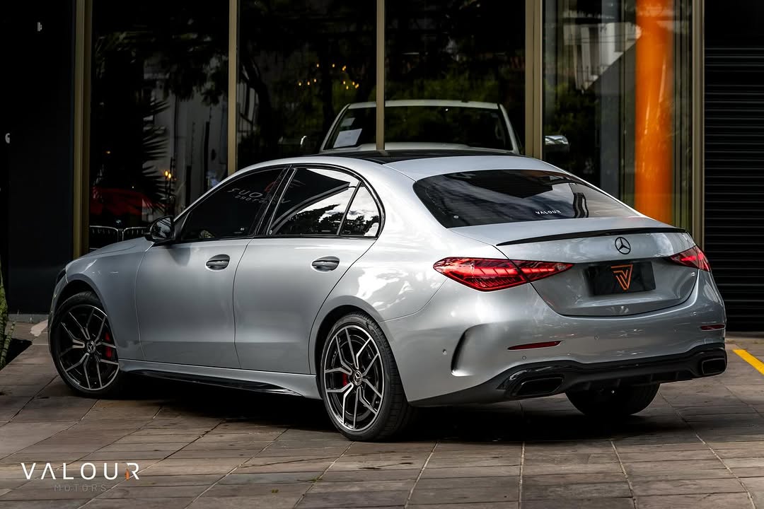 MERCEDES-BENZ C300 - Imagem 9