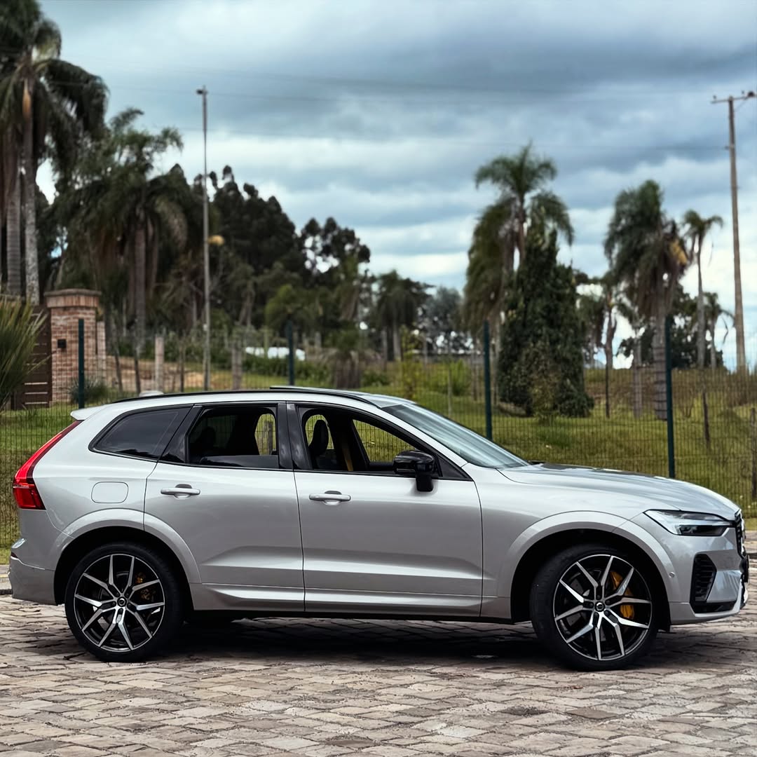VOLVO XC60 T8 POLESTAR ENGINEERED - Imagem 4