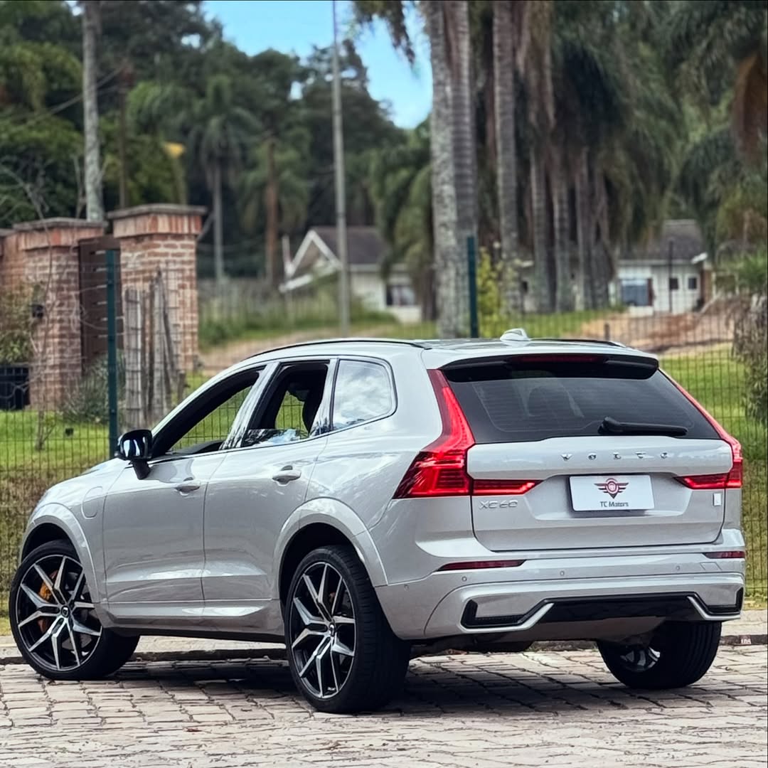 VOLVO XC60 T8 POLESTAR ENGINEERED - Imagem 7