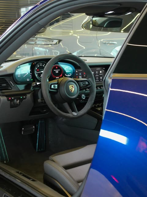 PORSCHE 911 CARRERA GTS - Imagem 4