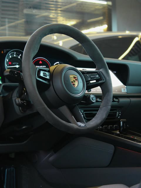 PORSCHE 911 CARRERA GTS - Imagem 5