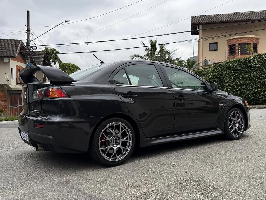 MITSUBISHI LANCER EVOLUTION X - Imagem 5