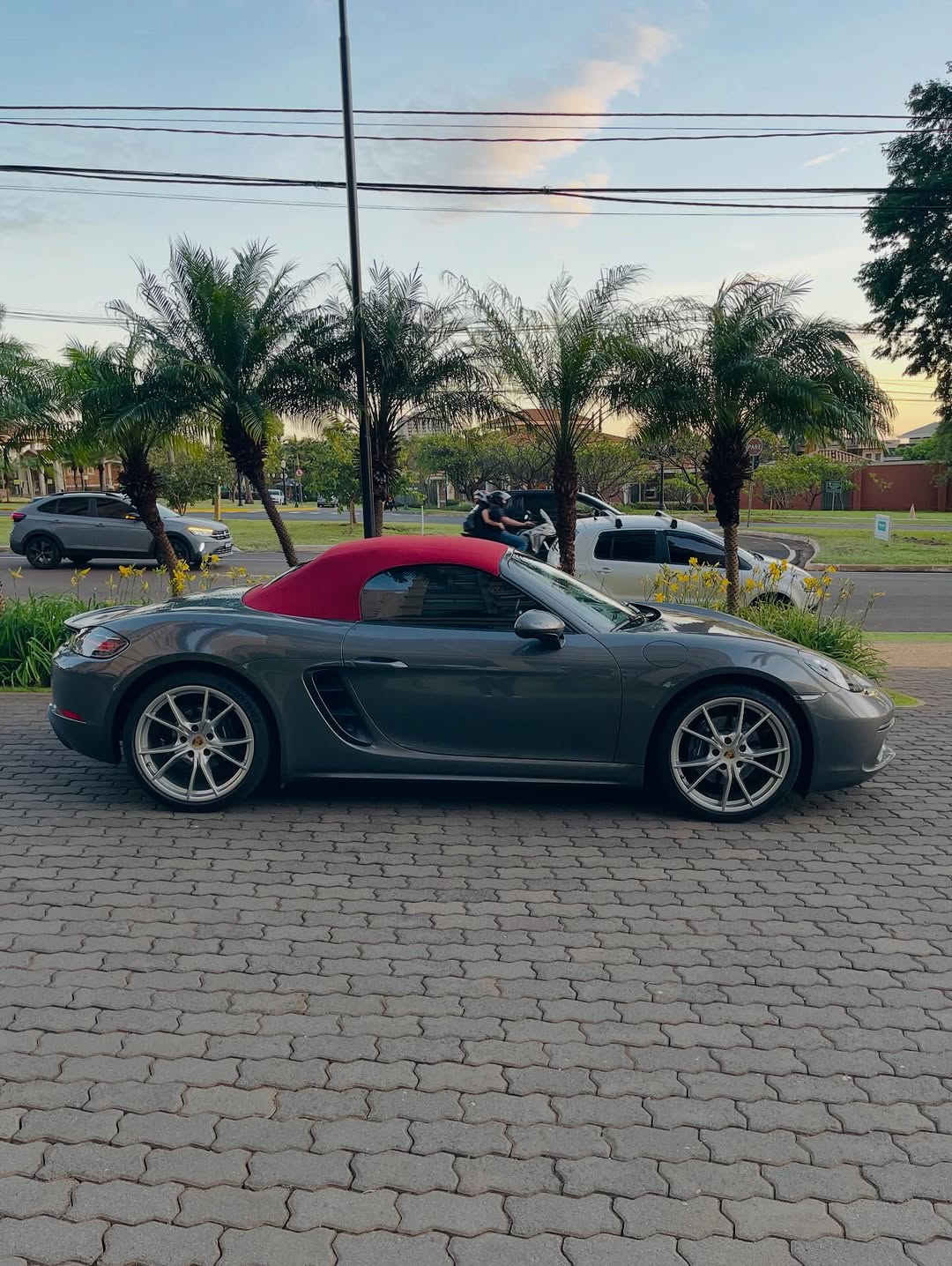 PORSCHE BOXTER 718 - Imagem 13