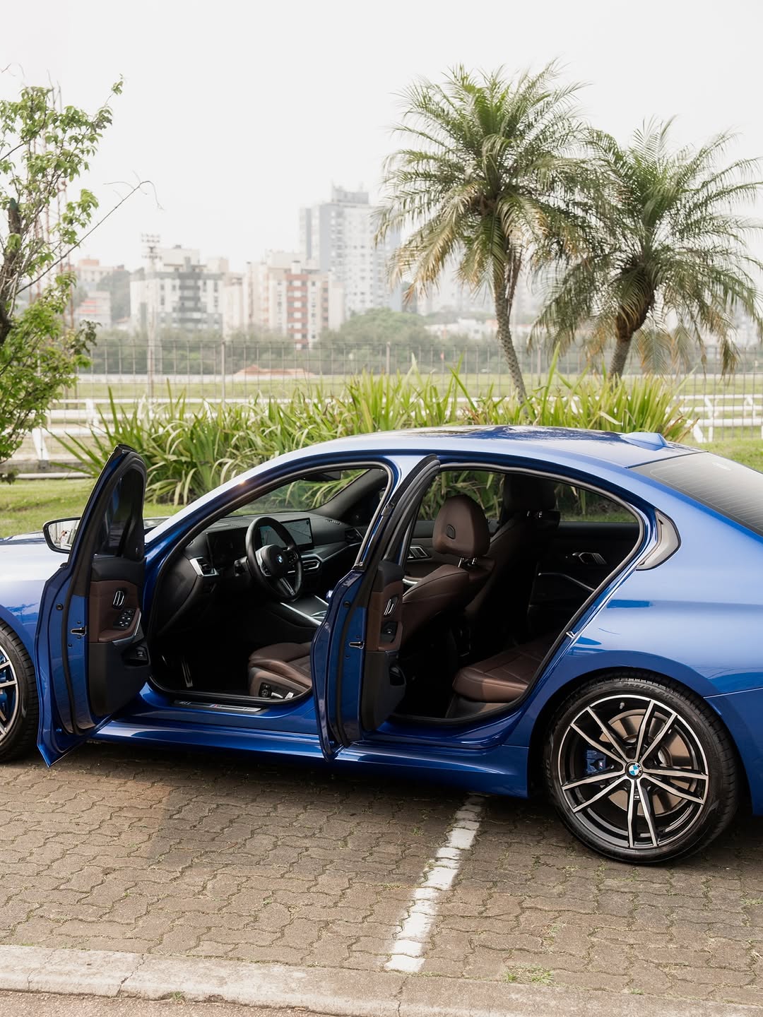BMW 320I M SPORT - Imagem 4