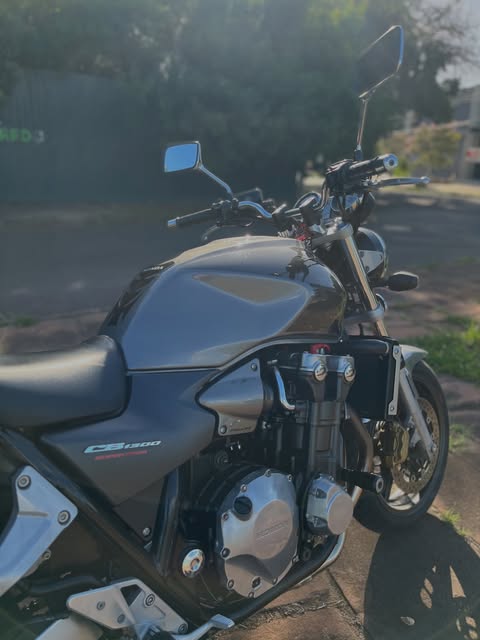 HONDA CB1300 SUPERFOUR - Imagem 11