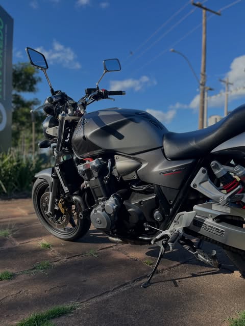 HONDA CB1300 SUPERFOUR - Imagem 9