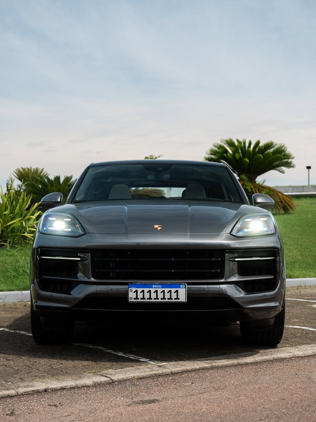 PORSCHE CAYENNE COUPE E-HYBRID - Imagem 1